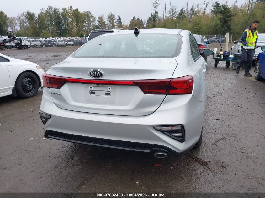 3KPF24AD1ME269991 Kia Forte LXS 16