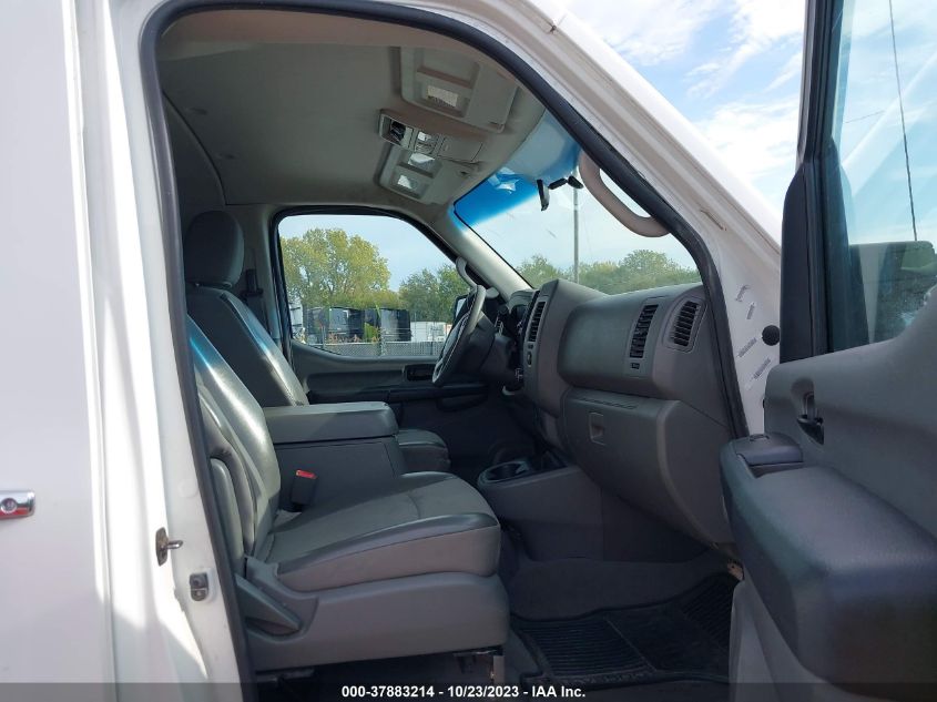 2015 NISSAN NVP SV - 5BZAF0AA0FN851852