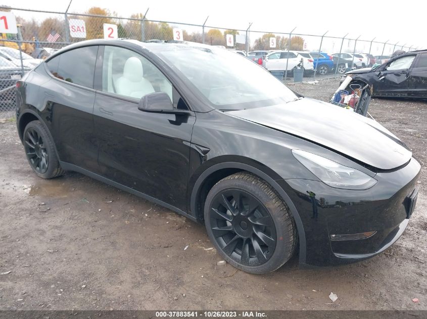 7SAYGDEE9PF790942 TESLA MODEL Y LONG RANGE 2023