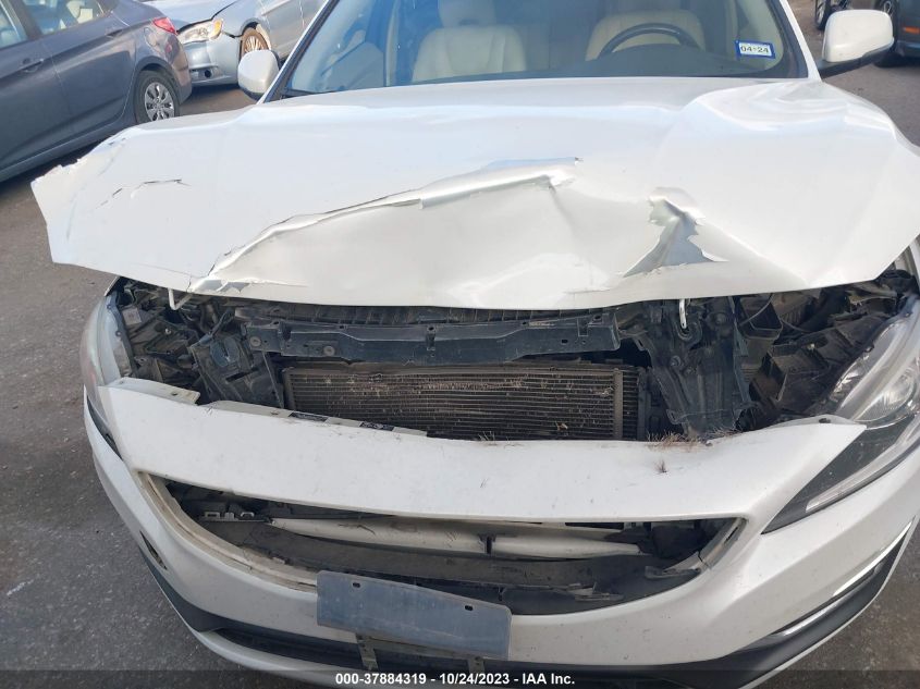 2015 VOLVO S60 PREMIER+ - YV140MFC8F1318925