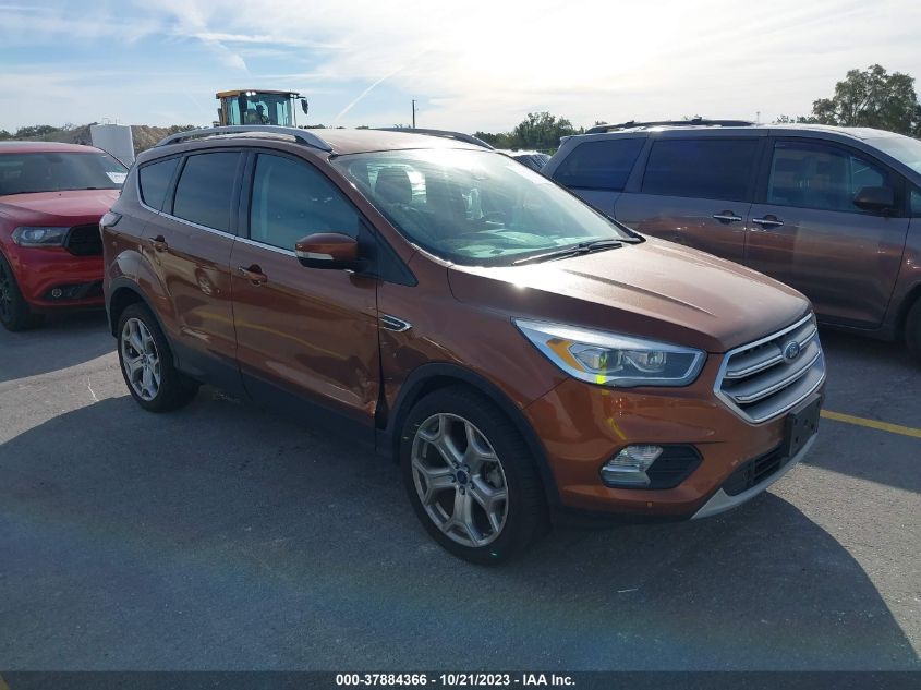 1FMCU9J95HUB80806 FORD ESCAPE TITANIUM 2017