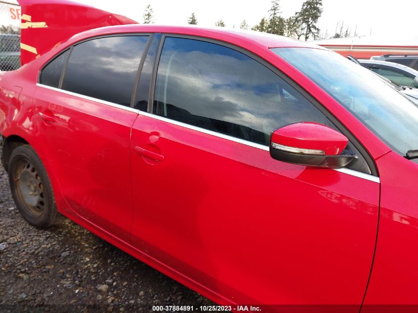 2013 VOLKSWAGEN JETTA SEDAN SE - 3VWDP7AJ3DM218737