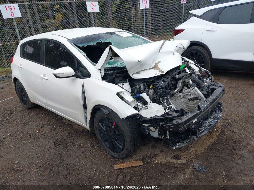 2016 KIA FORTE 5-DOOR LX - KNAFK5A83G5591098