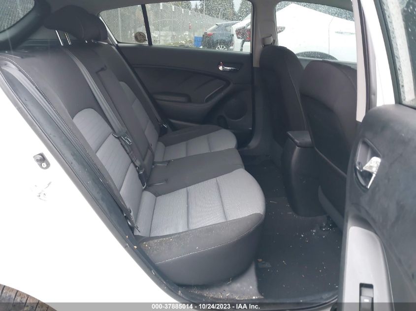 2016 KIA FORTE 5-DOOR LX - KNAFK5A83G5591098
