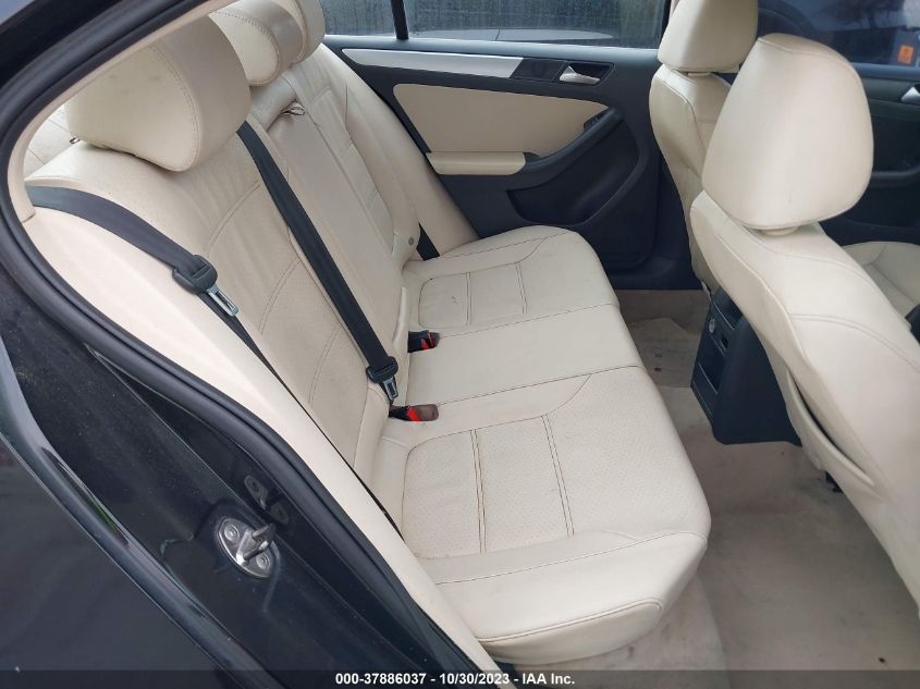 2013 VOLKSWAGEN JETTA SEDAN SE W/CONVENIENCE 3VWDX7AJ3DM351711