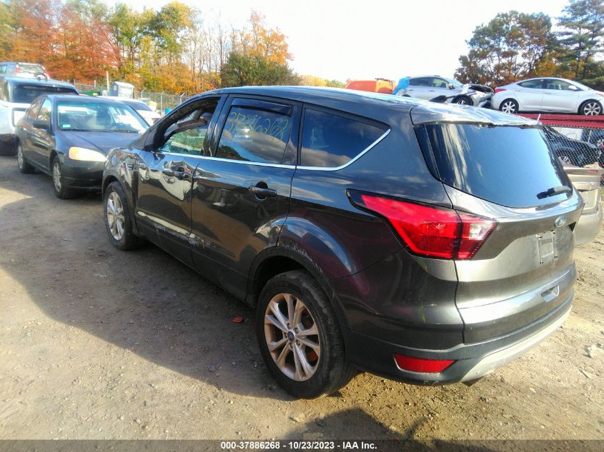 2019 FORD ESCAPE SE - 1FMCU9GD9KUA85474