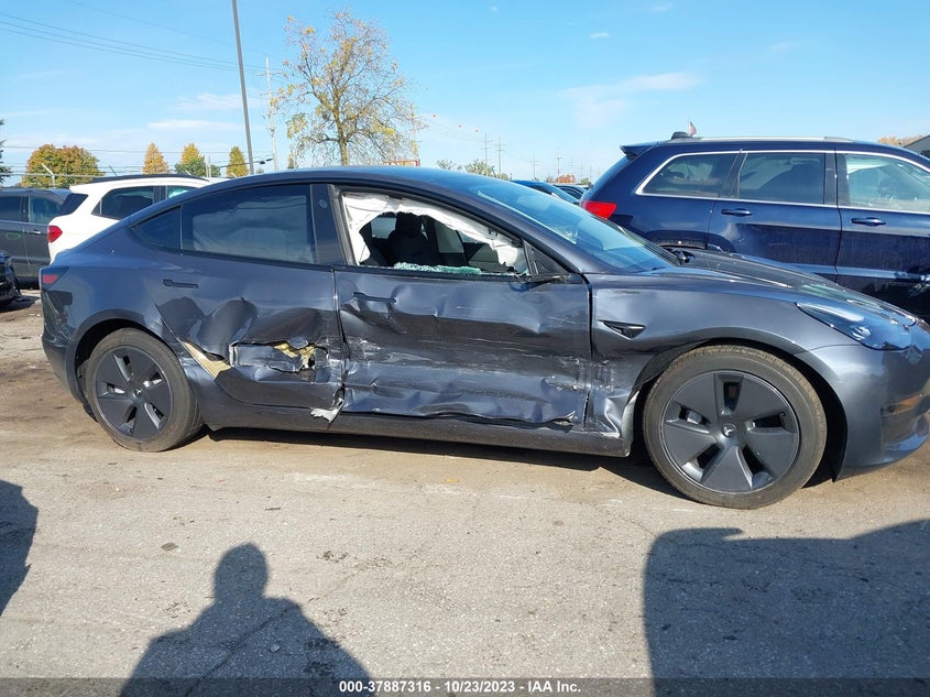 VIN 5YJ3E1EB4PF628752 2023 TESLA MODEL 3