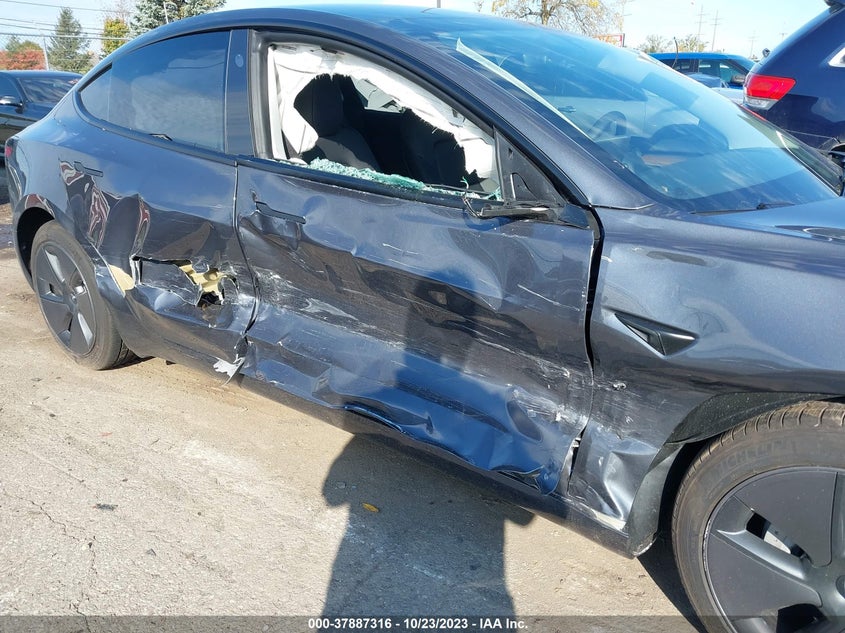 VIN 5YJ3E1EB4PF628752 2023 TESLA MODEL 3