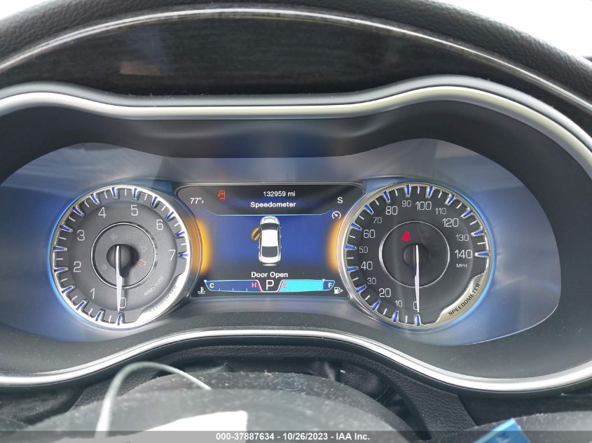 2015 CHRYSLER 200 C - 1C3CCCCB9FN610126