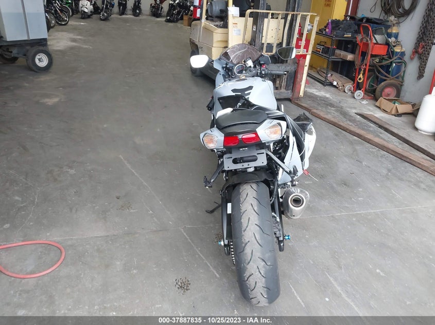VIN JS1GN7FA6N7101044 2022 SUZUKI GSX-R600