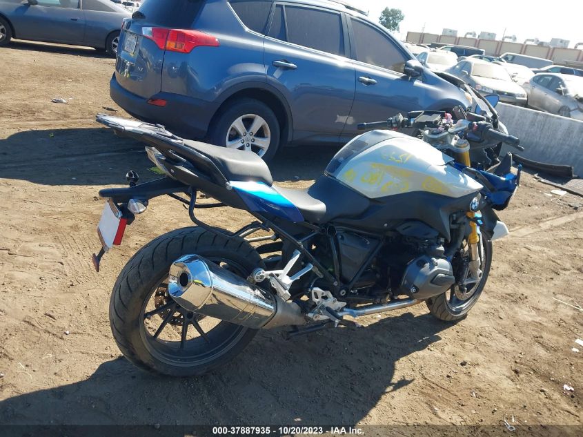 2016 BMW R1200 RS - WB10A1503GZ378568
