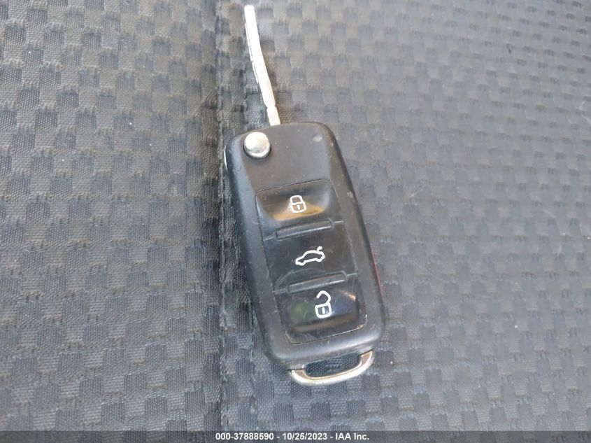2014 VOLKSWAGEN JETTA SEDAN S 3VW2K7AJ9EM385465
