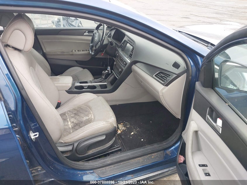 VIN 5NPE34AFXHH529395 2017 HYUNDAI SONATA SPORT