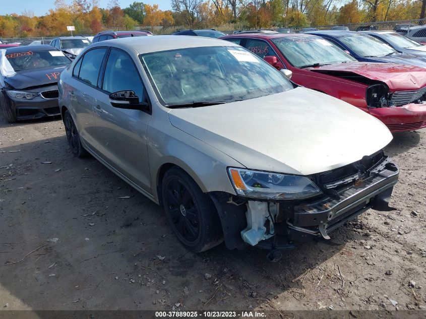 2014 VOLKSWAGEN JETTA SEDAN SE - 3VWD17AJ7EM243000