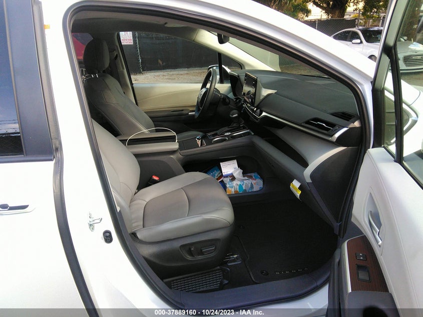 VIN 5TDYRKEC5NS131744 2022 TOYOTA SIENNA XLE