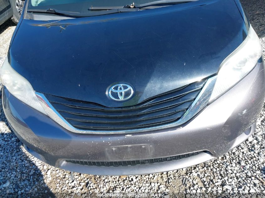 VIN 5TDKZ3DC0HS879819 2017 TOYOTA SIENNA LE