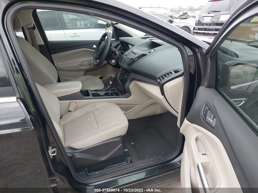 VIN 1FMCU0GD0HUA13759 2017 FORD ESCAPE SE