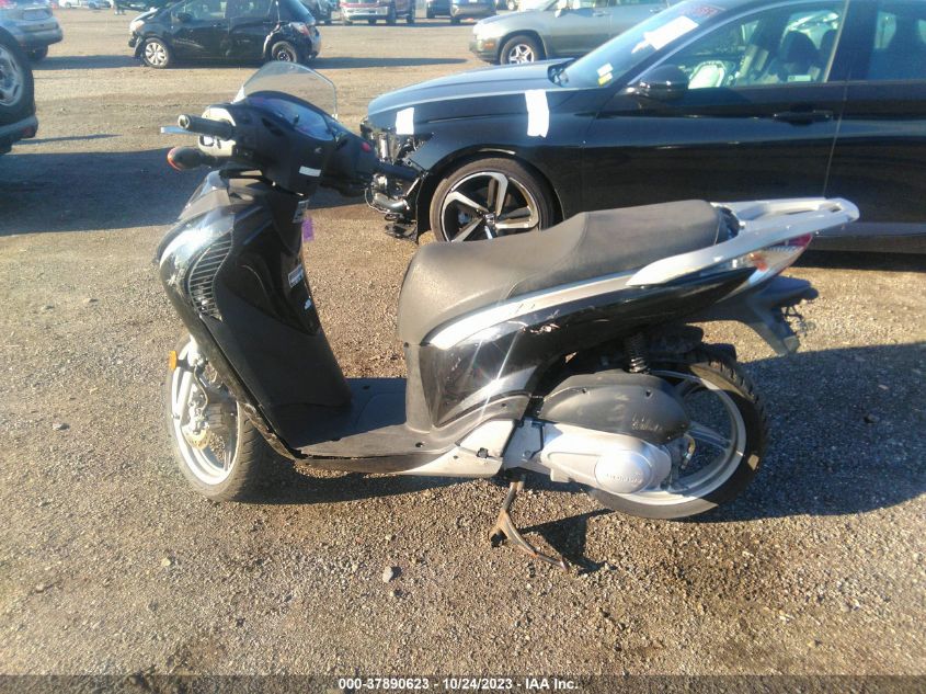 2010 HONDA SH150 D ZDCKF1011AF002353
