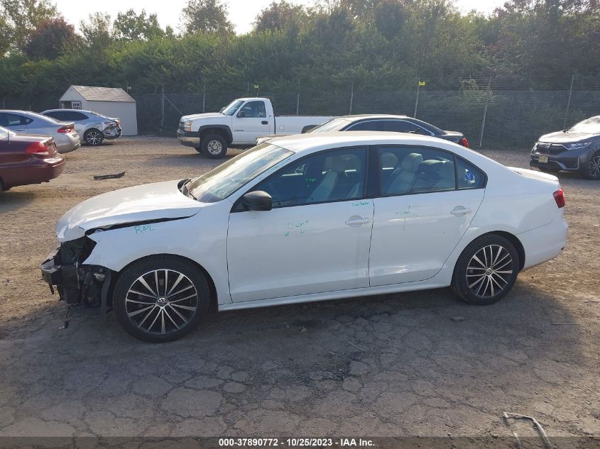 2015 VOLKSWAGEN JETTA SEDAN 1.8T SPORT 3VWD17AJ9FM324890