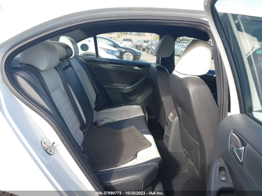 2015 VOLKSWAGEN JETTA SEDAN 1.8T SPORT 3VWD17AJ9FM324890