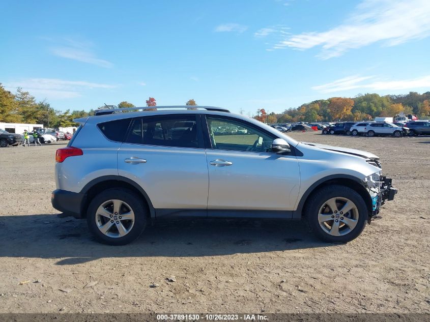 2015 TOYOTA RAV4 XLE - JTMRFREV3FD128605