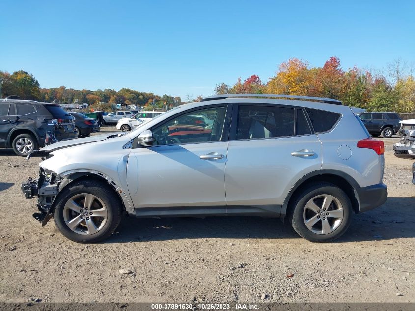 2015 TOYOTA RAV4 XLE - JTMRFREV3FD128605