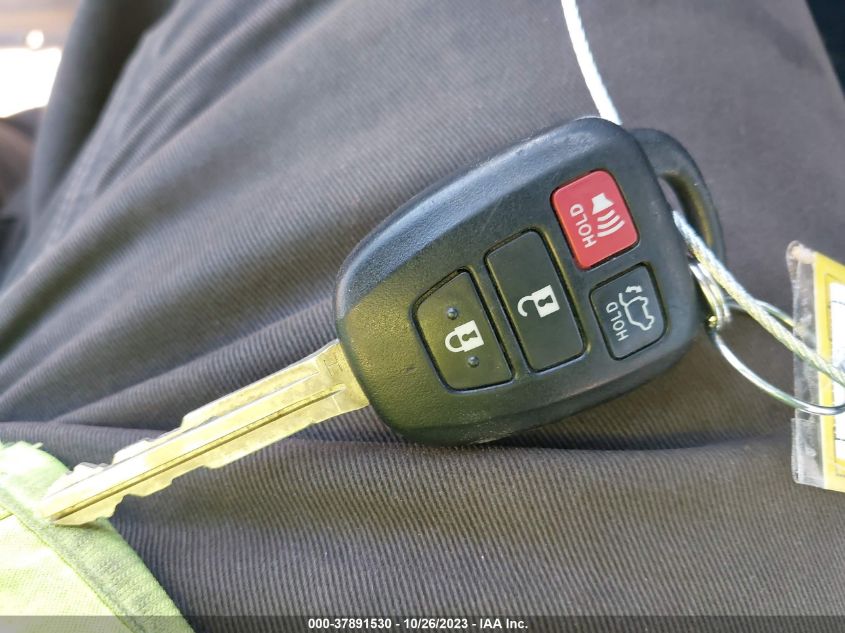 2015 TOYOTA RAV4 XLE - JTMRFREV3FD128605