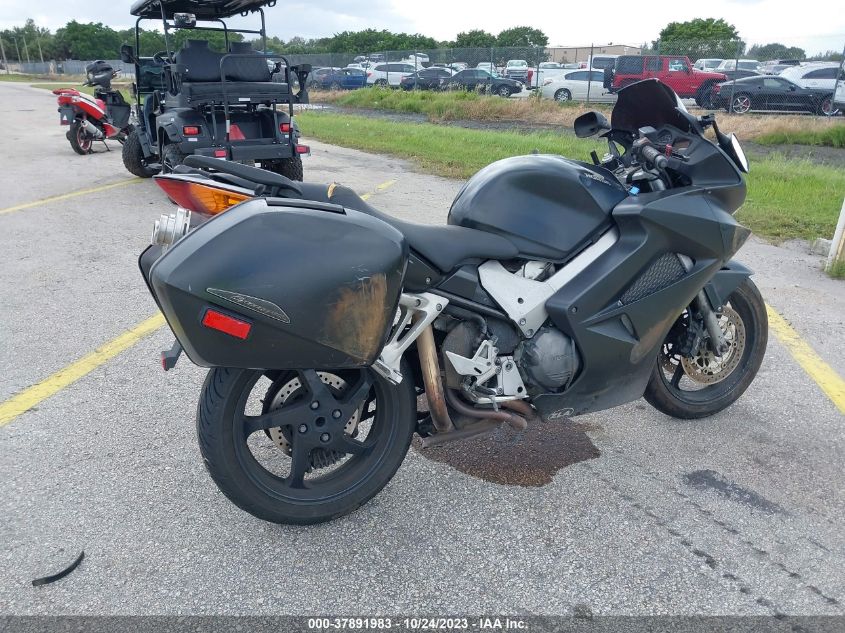 2004 HONDA VFR800 JH2RC46174M600039