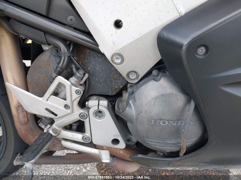 2004 HONDA VFR800 JH2RC46174M600039