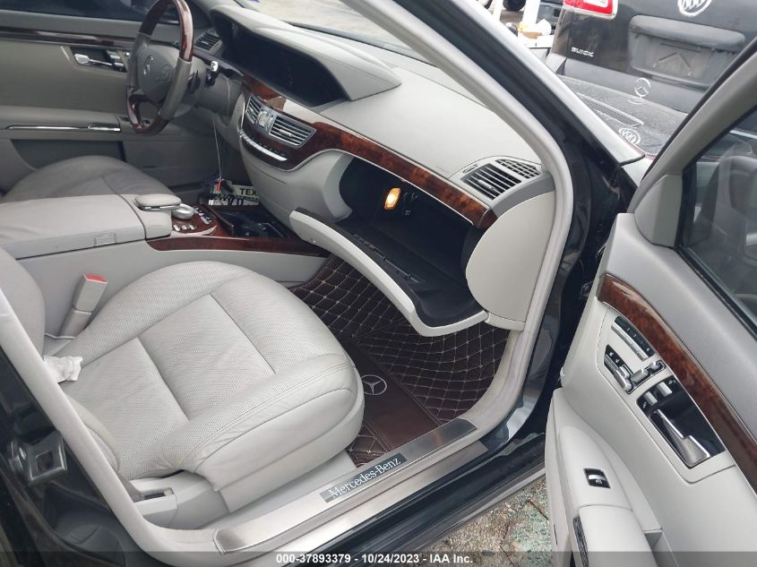 2013 MERCEDES-BENZ S 550 - WDDNG7DB7DA518571