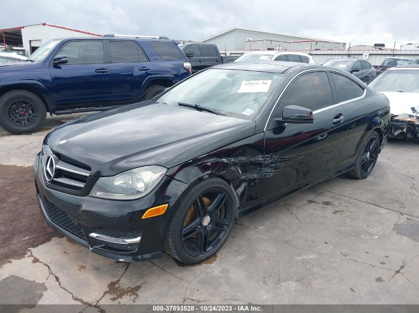 2014 MERCEDES-BENZ C 250 WDDGJ4HB6EG200037