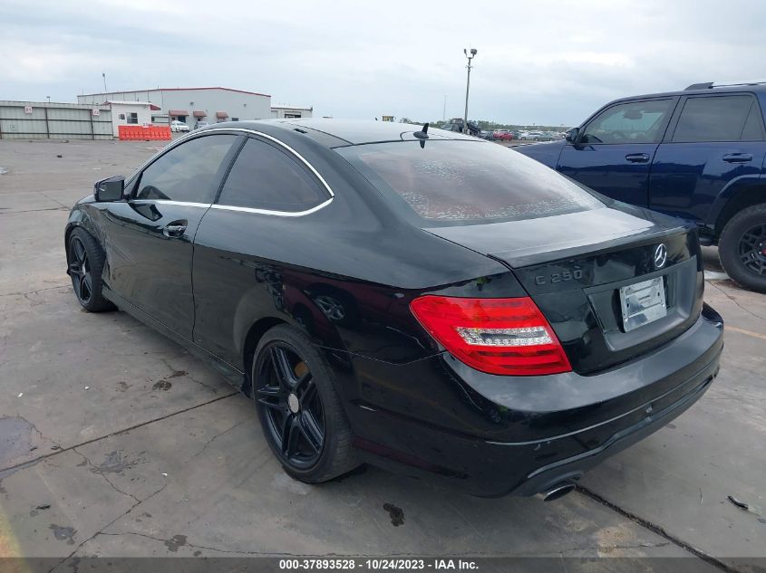 2014 MERCEDES-BENZ C 250 WDDGJ4HB6EG200037
