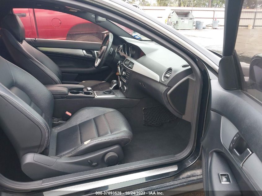 2014 MERCEDES-BENZ C 250 WDDGJ4HB6EG200037
