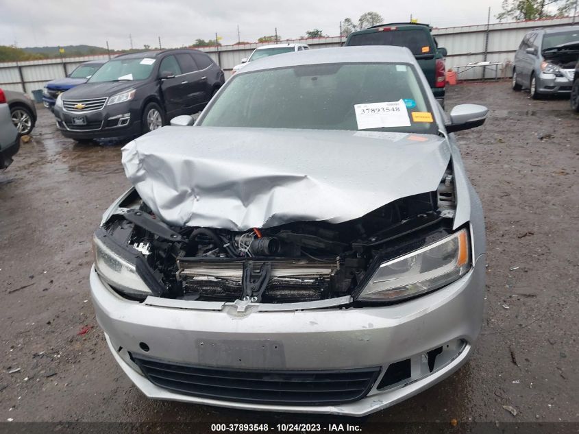 2014 VOLKSWAGEN JETTA SEDAN SE - 3VWD17AJ6EM364004