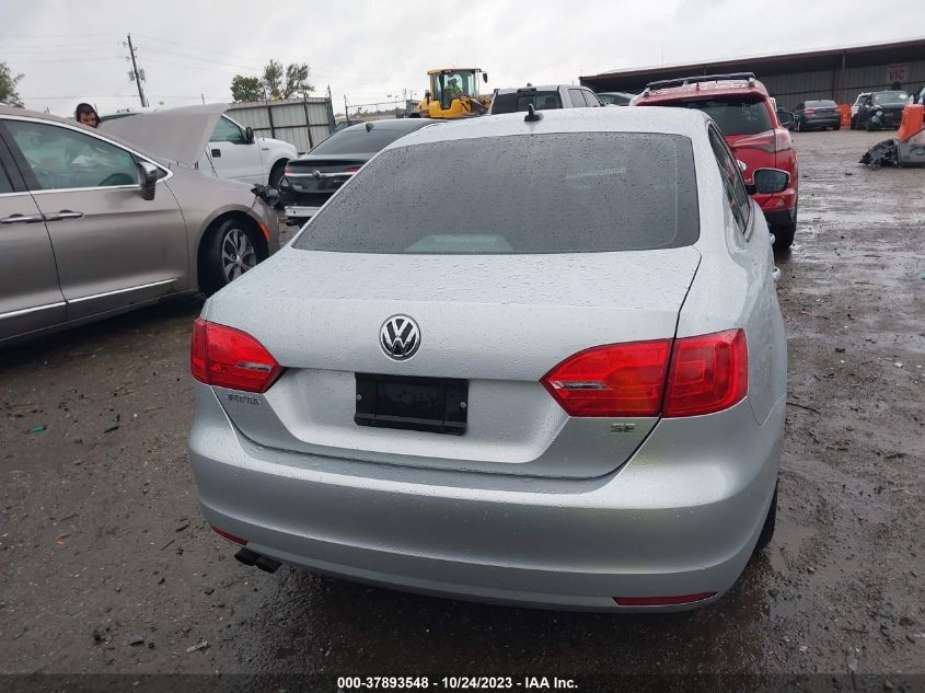 2014 VOLKSWAGEN JETTA SEDAN SE - 3VWD17AJ6EM364004