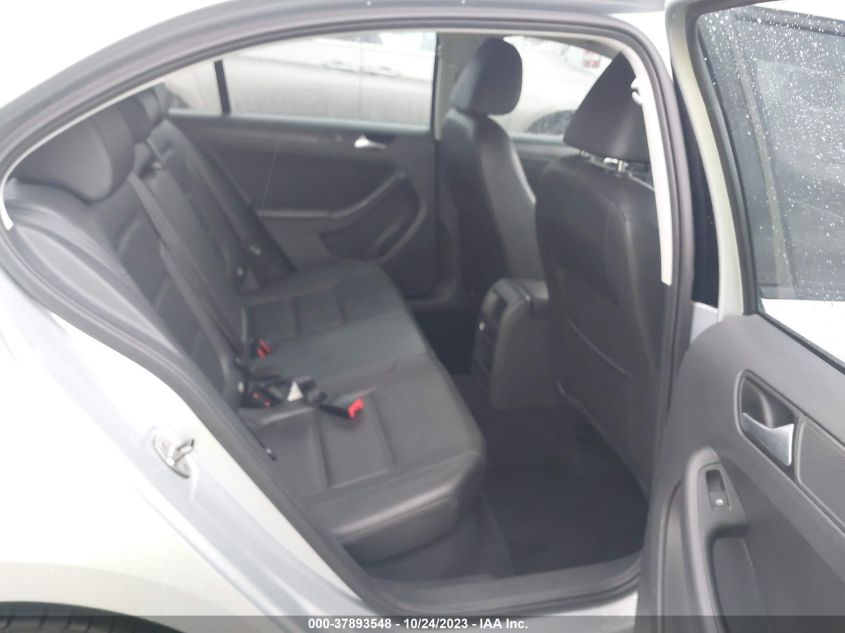 2014 VOLKSWAGEN JETTA SEDAN SE - 3VWD17AJ6EM364004