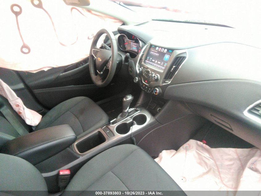 2018 CHEVROLET CRUZE LT - 1G1BE5SM3J7102952