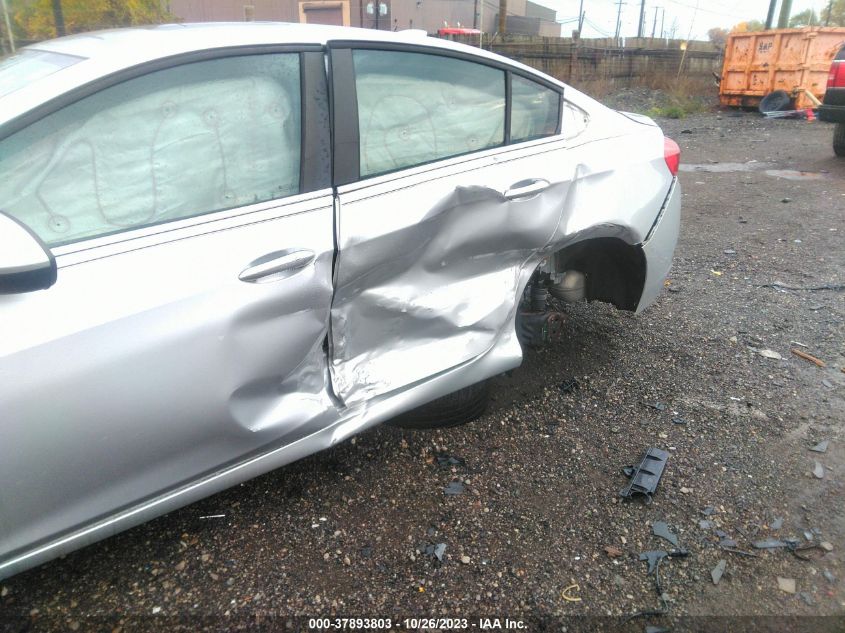 2018 CHEVROLET CRUZE LT - 1G1BE5SM3J7102952