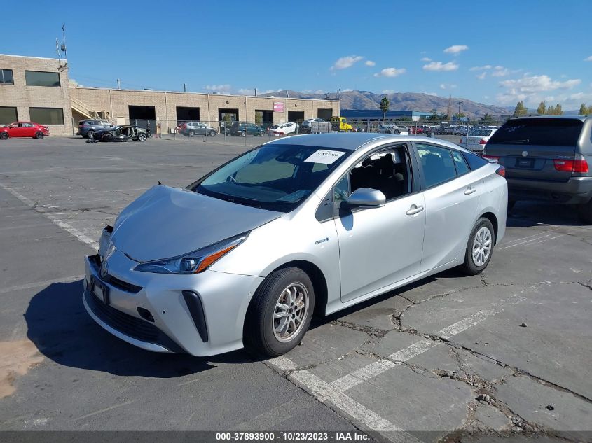 JTDKAMFU8M3128613 Toyota Prius L 2