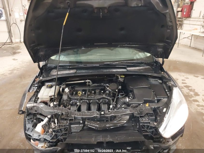 2015 FORD FOCUS SE - 1FADP3K20FL361836