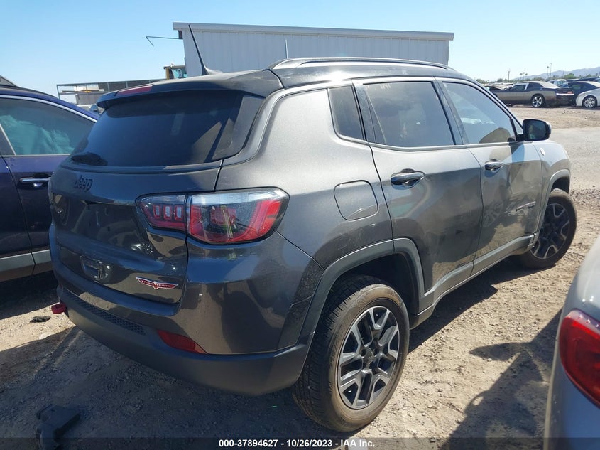 VIN 3C4NJDDB3KT747751 2019 JEEP COMPASS TRAILHAWK