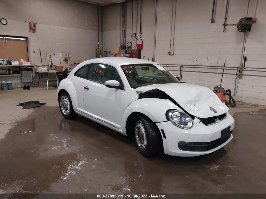 2015 VOLKSWAGEN BEETLE 1.8T CLASSIC - 3VWF17AT6FM603286