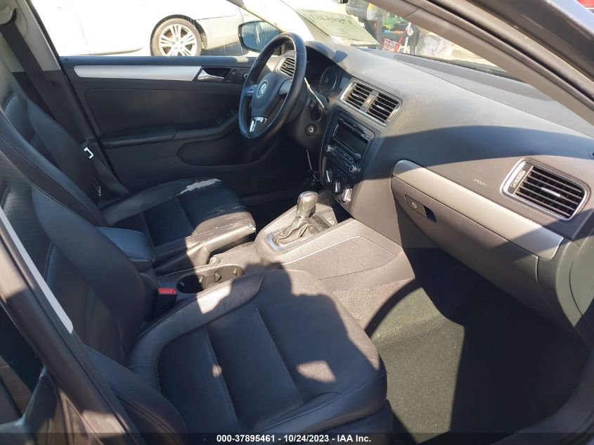 2013 VOLKSWAGEN JETTA SEDAN SE W/CONVENIENCE 3VWDP7AJXDM433970