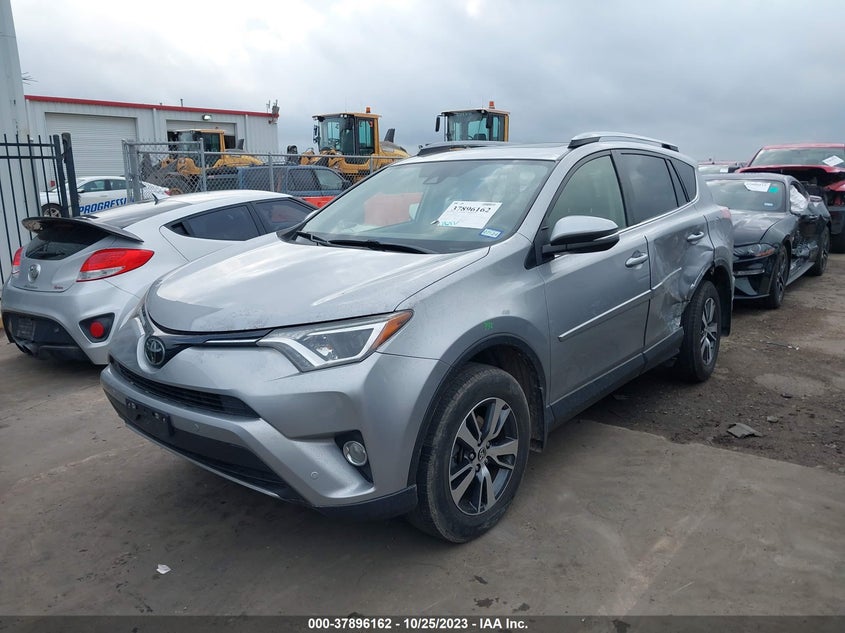 VIN JTMWFREV8JJ202632 2018 TOYOTA RAV4 ADVENTURE/XLE