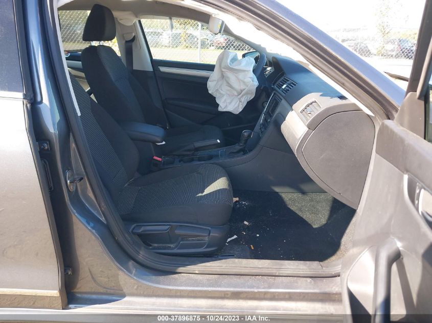 2017 VOLKSWAGEN PASSAT S - 1VWAT7A30HC003100