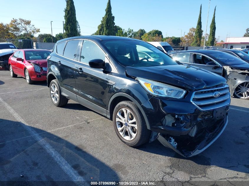 2017 FORD ESCAPE SE - 1FMCU9GD7HUC93409