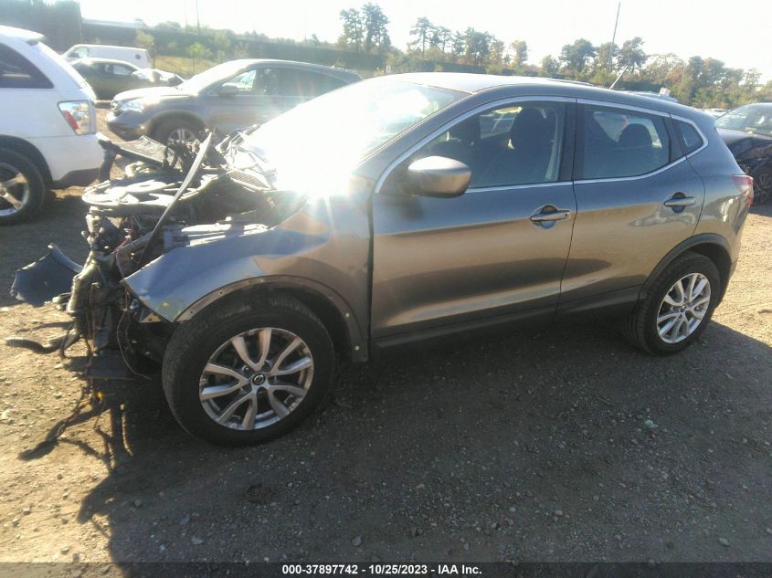 JN1BJ1CW4LW649705 Nissan Rogue Sport S 2