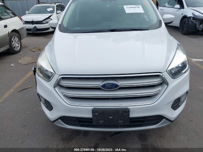 2019 FORD ESCAPE SE - 1FMCU9GD0KUB31452