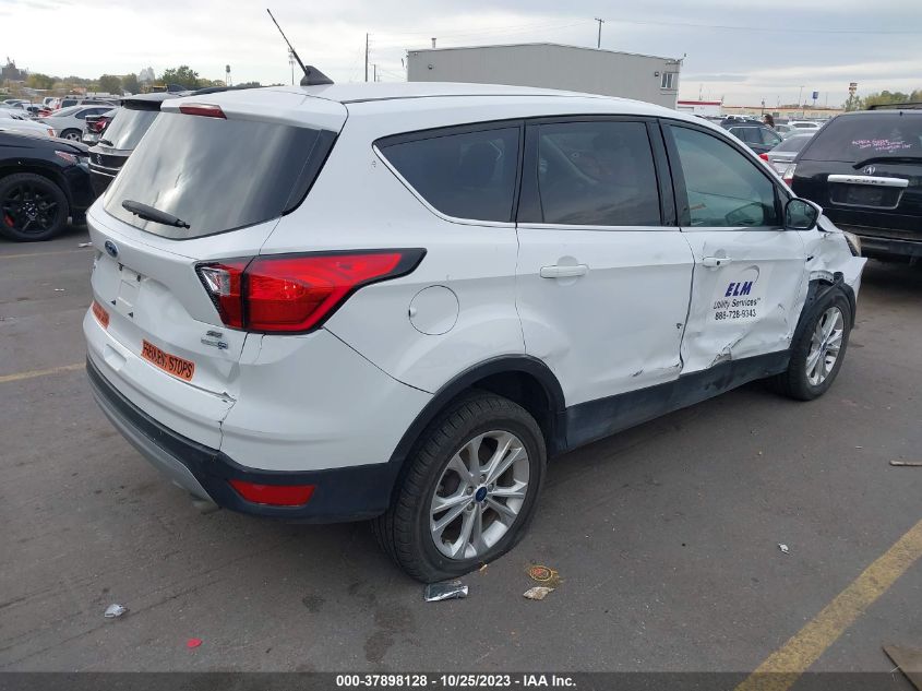 2019 FORD ESCAPE SE - 1FMCU9GD0KUB31452