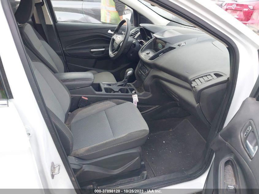 2019 FORD ESCAPE SE - 1FMCU9GD0KUB31452